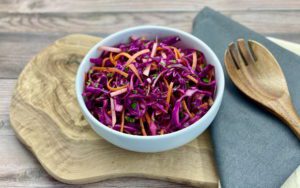 Read more about the article Red Cabbage Salad (Surówka z czerwonej kapusty)