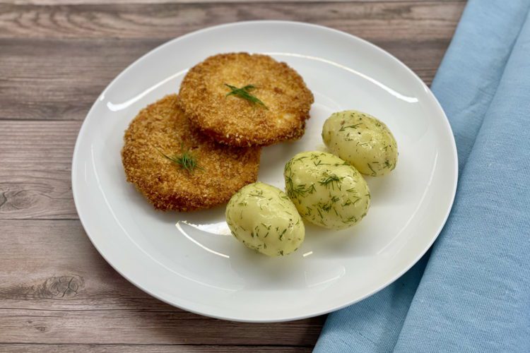 Vegan Kotlet Schabowy and Dill Potatoes