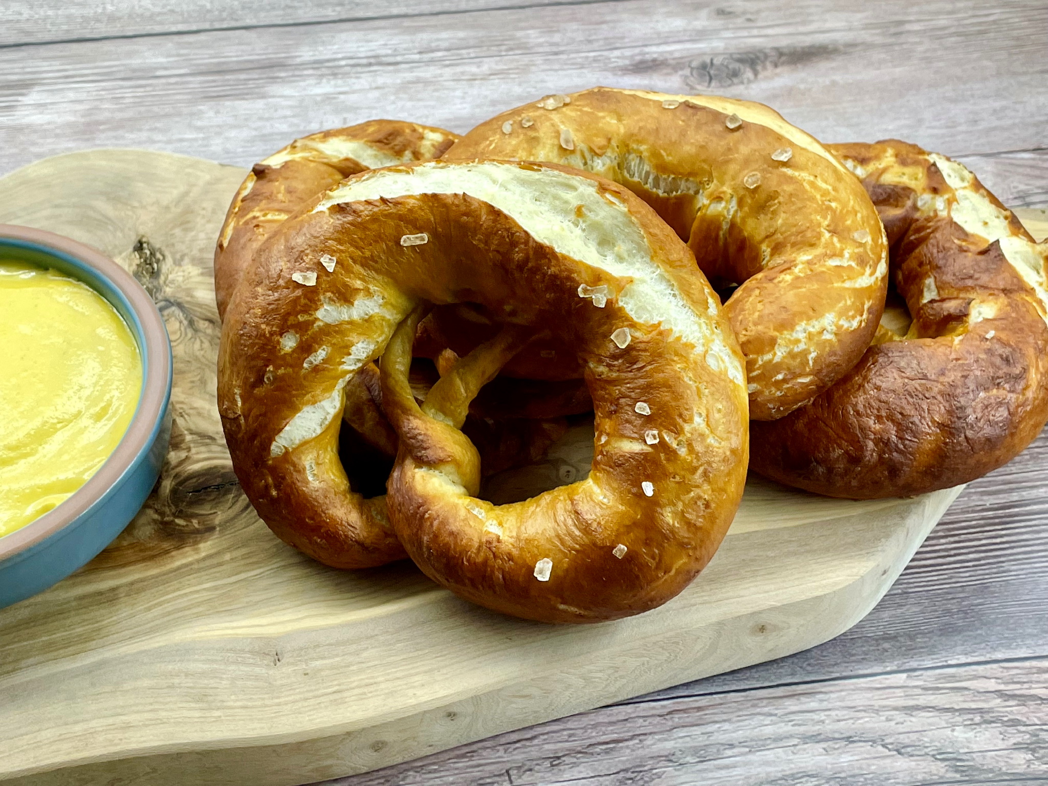 You are currently viewing Vegan Soft Pretzels (Brezn)
