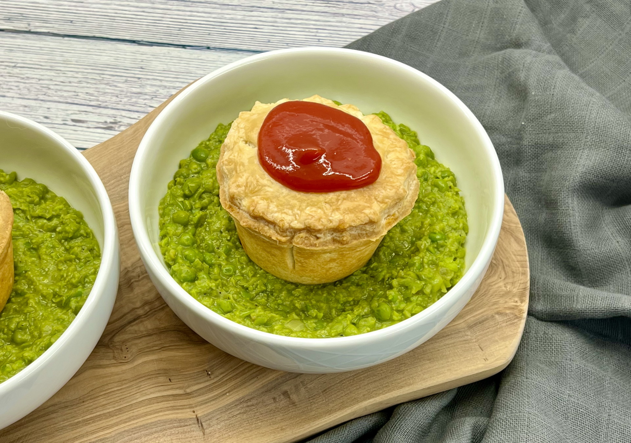 You are currently viewing Vegan Meat Pie Floater