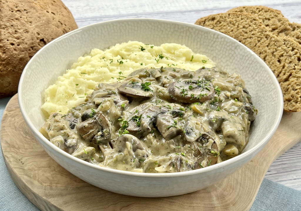 Vegan Latvian Stroganoff (Vegan Kurzemes Strogonovs)